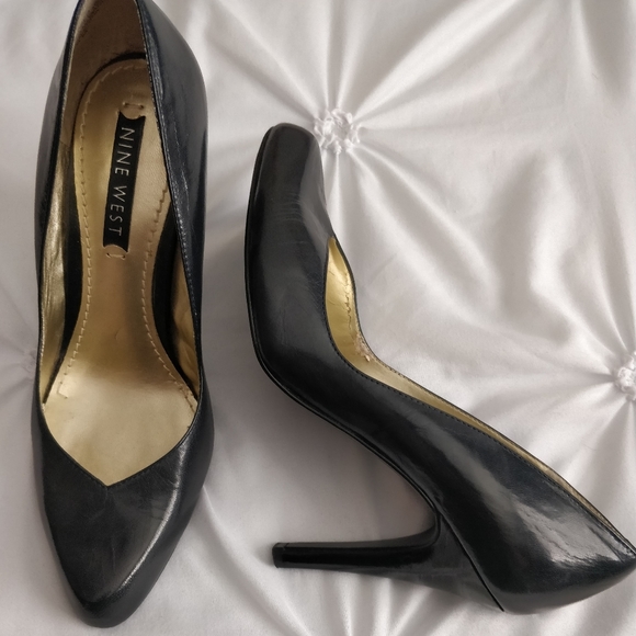 Nine West  dark blue heels - Picture 1 of 4